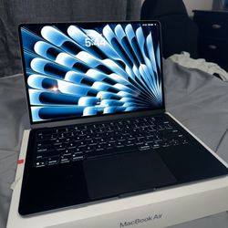 2025 MacBook Air M4 (Midnight)