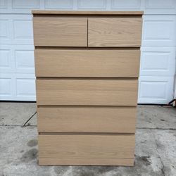 ‼️6 DRAWER DRESSER‼️FOR SALE 200$ OR BEST OFFER‼️GREAT CONDITION🚚DELIVERY AVAILABLE🚚