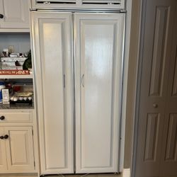 Sub Zero Refrigerator 