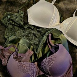 Victoria's Secret Bras 34D