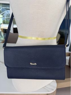 Pelletteria Veneta made in Italy genuine leather purse crossbody clutch dark blue In excellent condition  approx 10” x 6” Adjustable removable strap