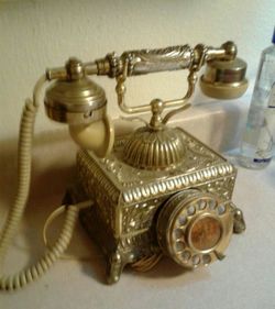 Antique rotary phone