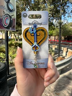 Disney Kingdom Hearts Keyblade Limited Edition Pin