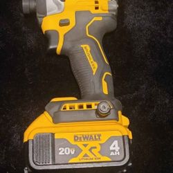 Dewalt 1/4" 3 speed high torque impact driver with 4ah battery