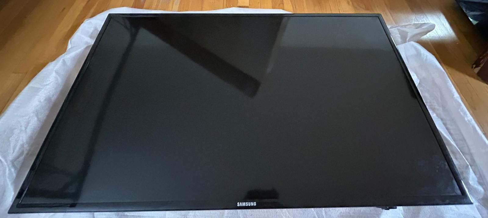 Samsung 50" SMART TV