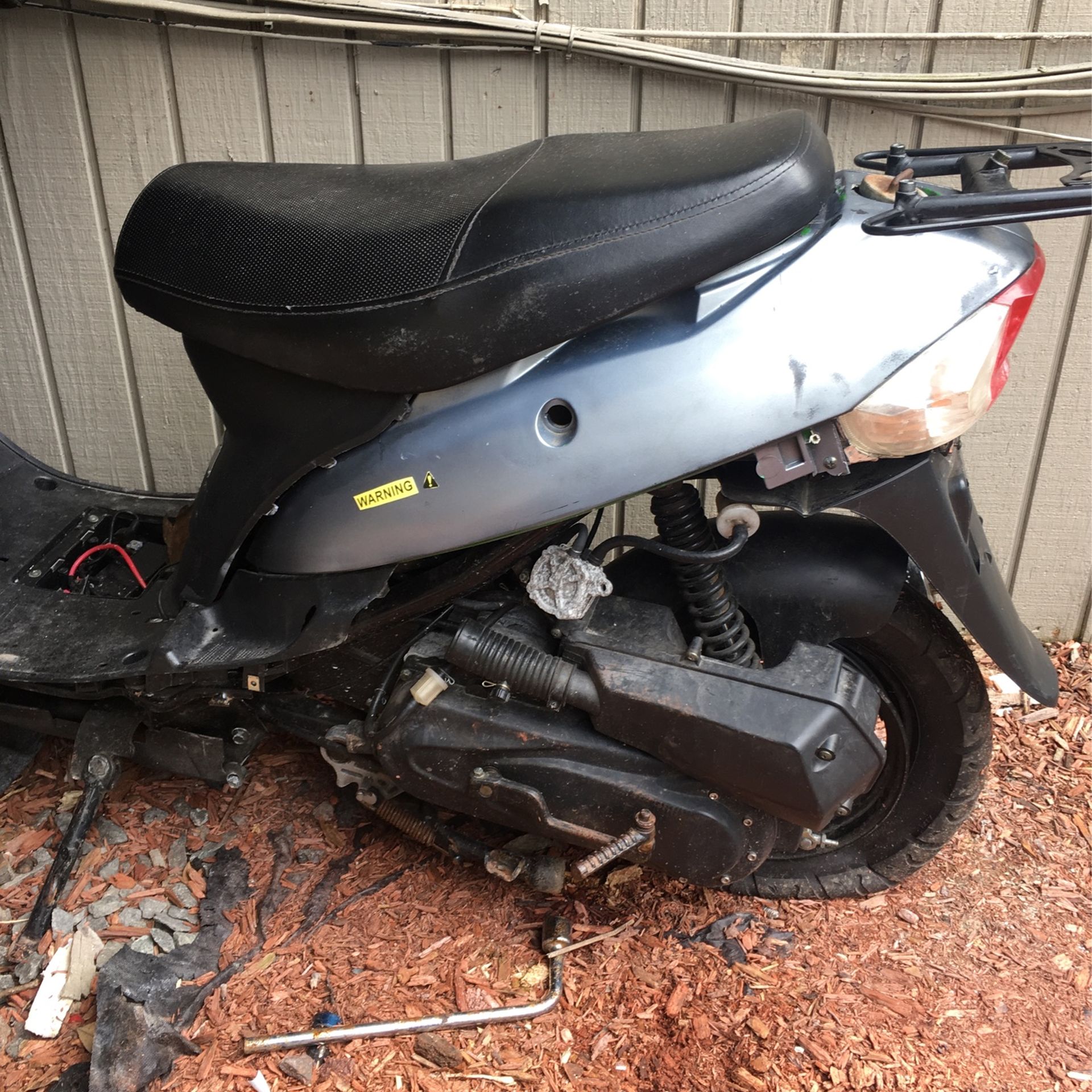 Throw Prices Runs Good Needs A Baxk Tire It Kick Starts My Brother Lost Tha Key Before He Died 🕊