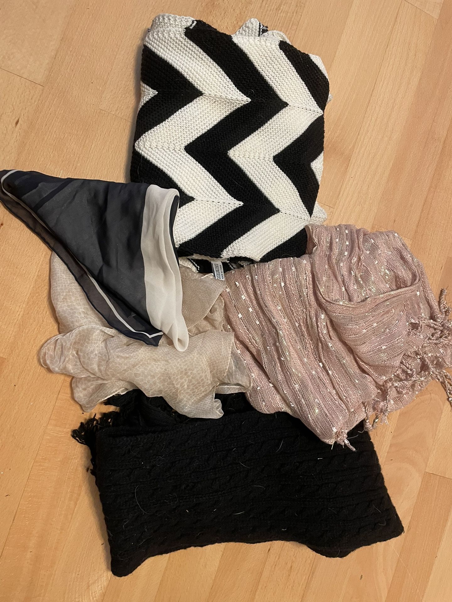 Used scarf Lot