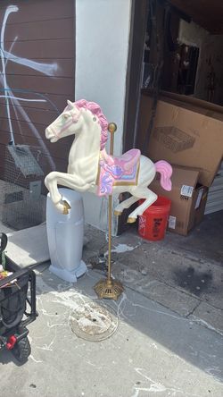 Carousel bday prop