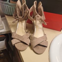 Very Cute Jessica Simpson Small Wedges