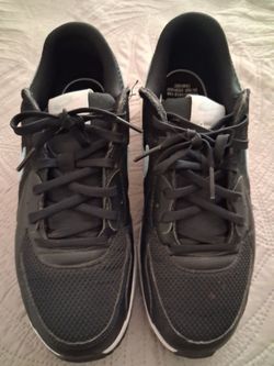 Vendo bonitos tenis  nike zize 8