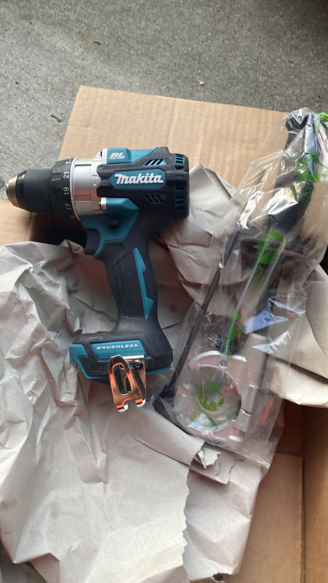 Makita 18v lithium -lonBrushless 1/2