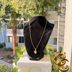 Gold Chain W/Pendant