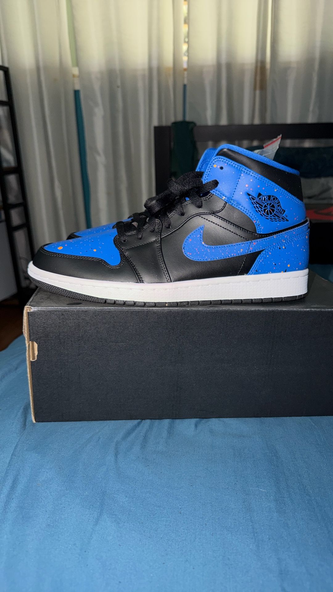 Jordan 1- Mid-Royal Paint Splatter