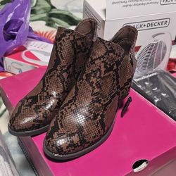 Women's Anglefish Boots