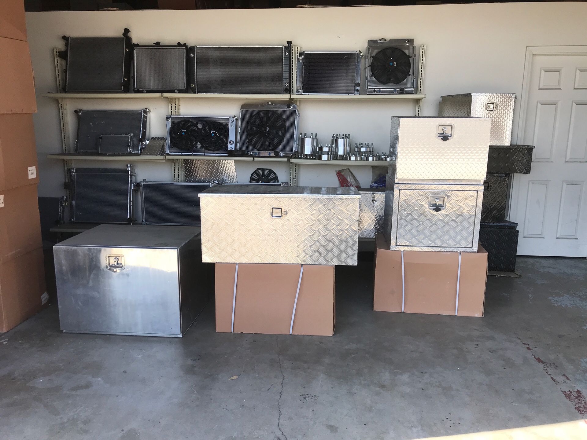 Aluminum tool box for Sale in San Bernardino, CA - OfferUp