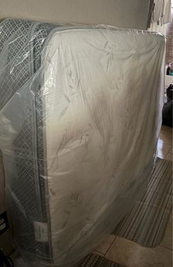 Full size mattress