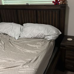 Queen Bedroom Set