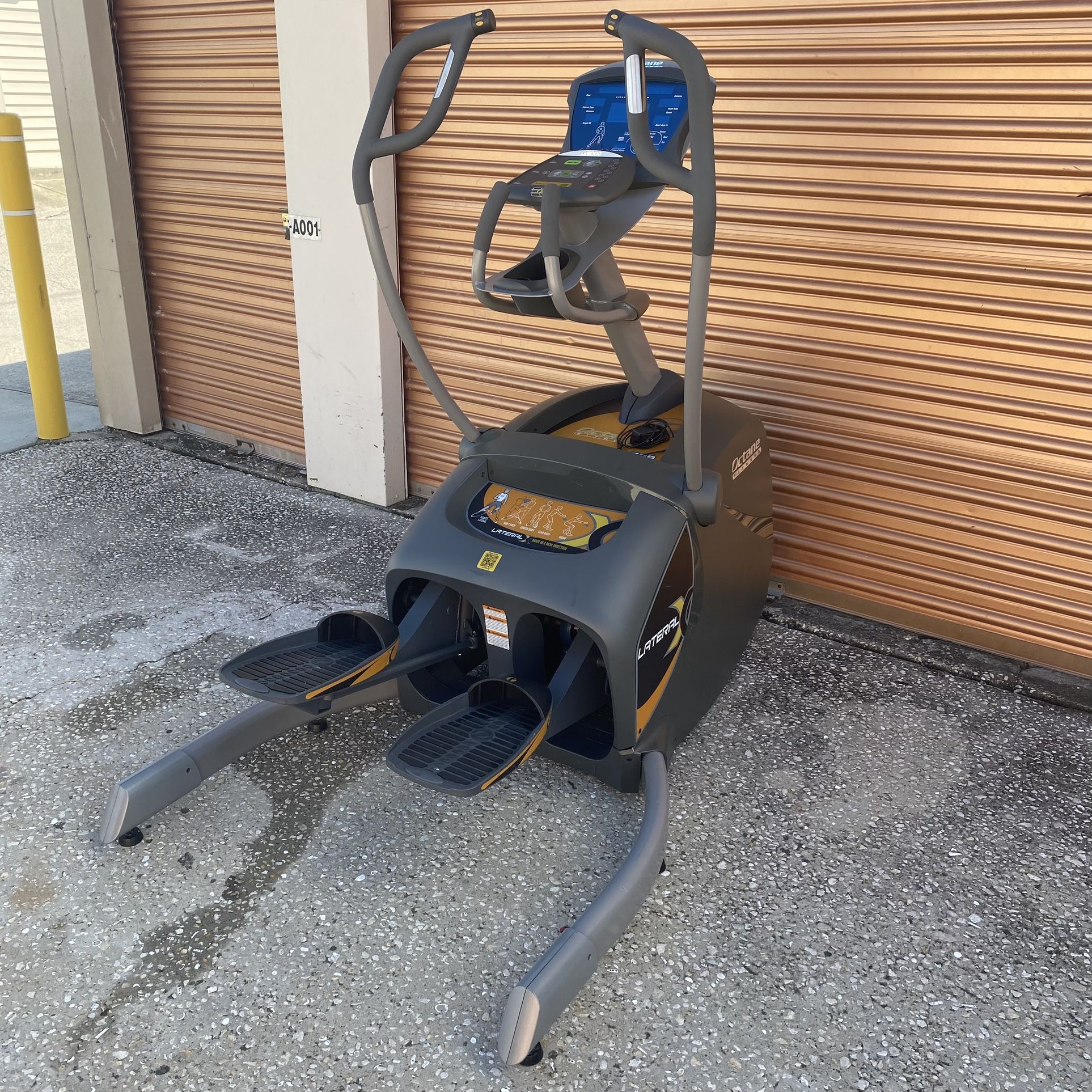 Octane Fitness Commercial Lateral X Trainer Elliptical Excellent