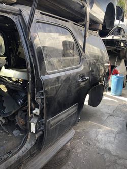 2009 Chevrolet Tahoe GMC Yukon Left Rear Door