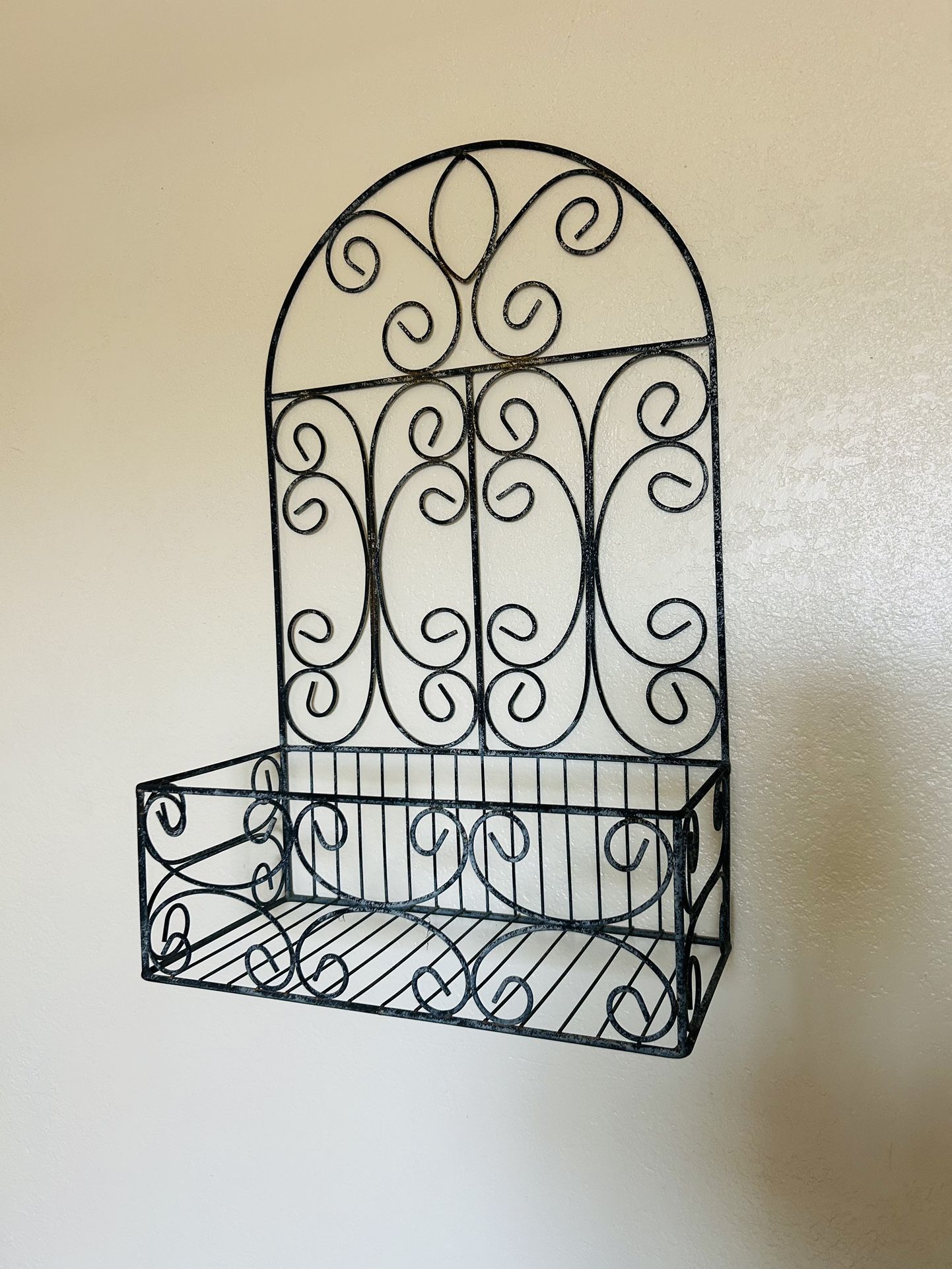 Stand Plant Metal