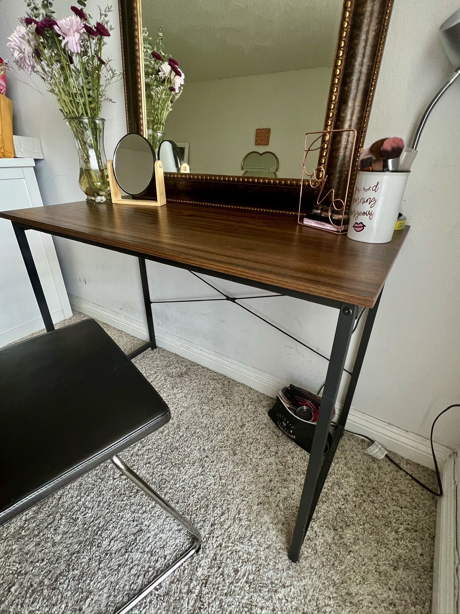 🖥️ Small Dark Wood Desk