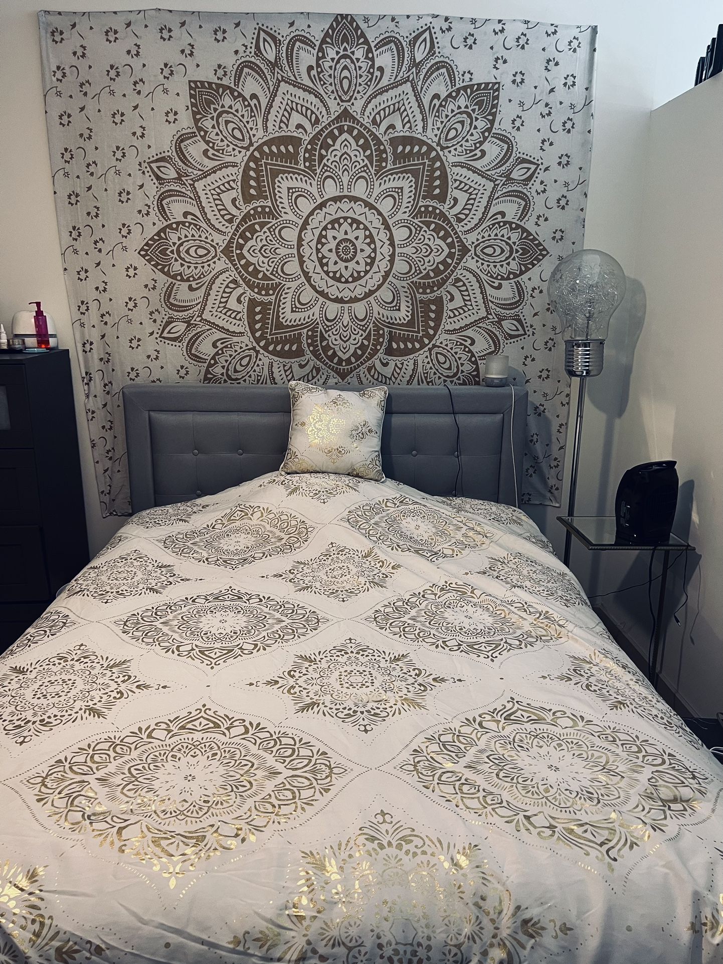 Queen bed