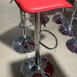 8 Stools 