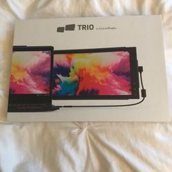 Dual and triple Travel laptop monitors 