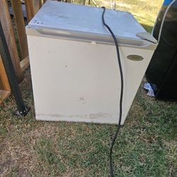 Mini Fridge 