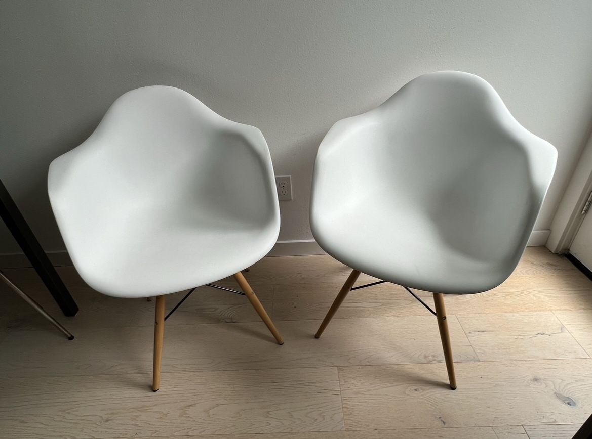 Like NEW White molded Arm Chairs, Eames Look Alike