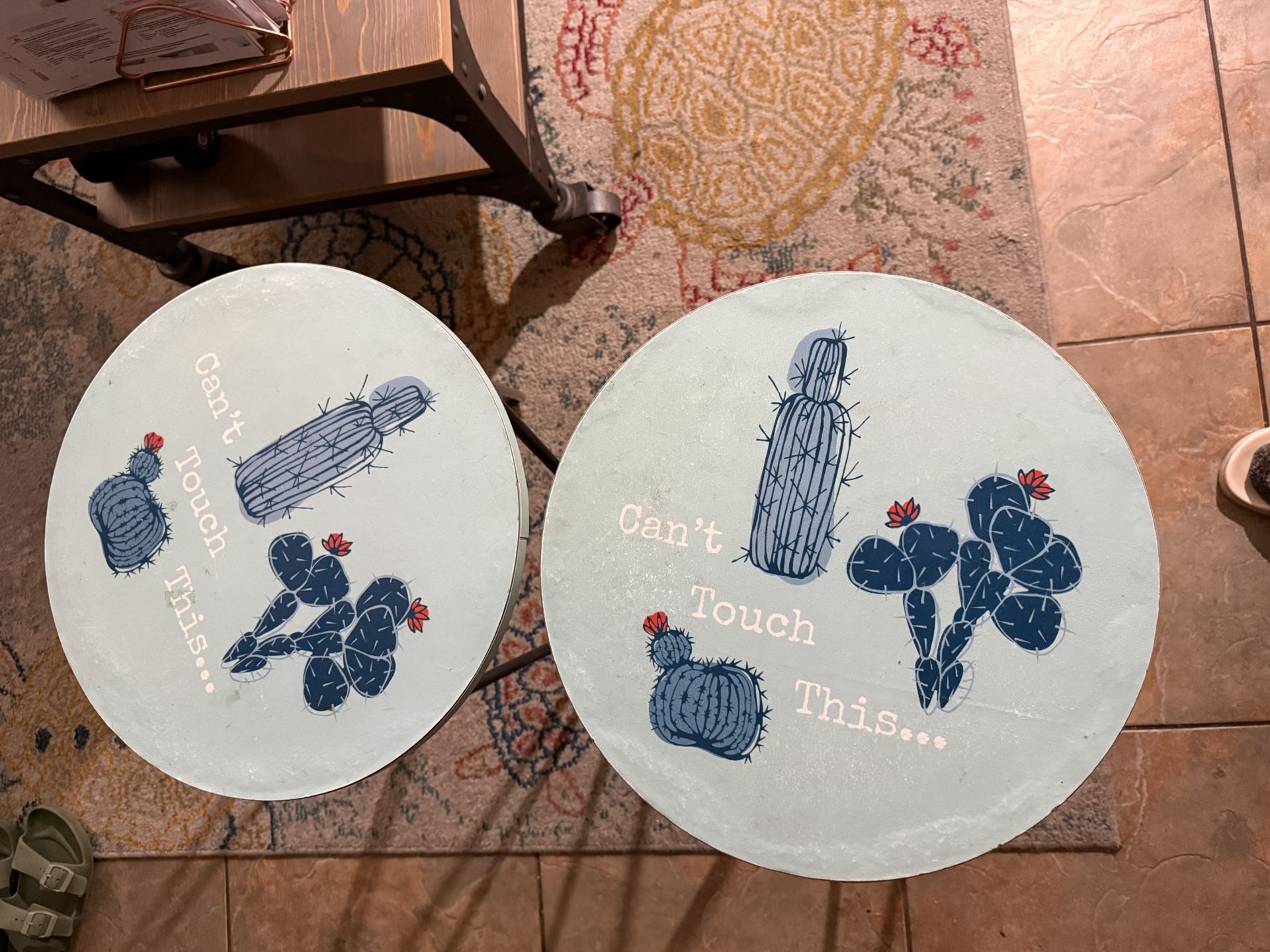 2 Accent Tables