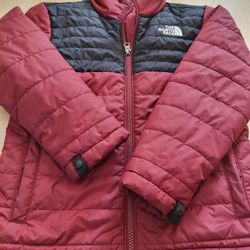 Unisex North Face Jacket - size S (ages 7-8)