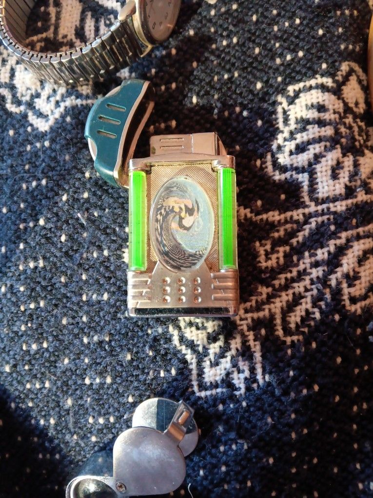 Vintage Hand Eye Game Lighter