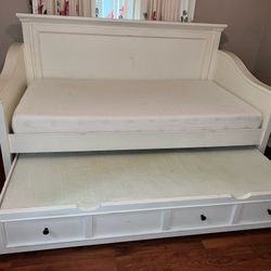 4 Piece White Bedroom Set