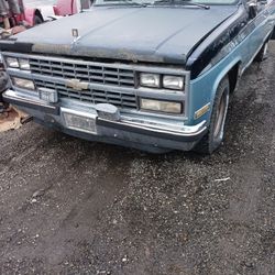 1989 Chevy Suburban .. K5 Bkazer... 88 Silverado