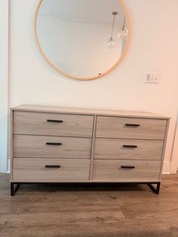 Light Oak Dresser - 6 drawers