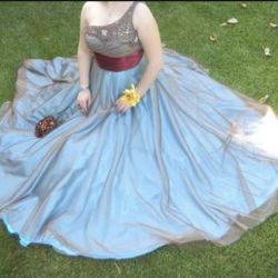  Evening Gown/ Prom Dress 