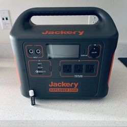  Jackery Explorer 1500 Portable Power Station – Like New + Solar Cables