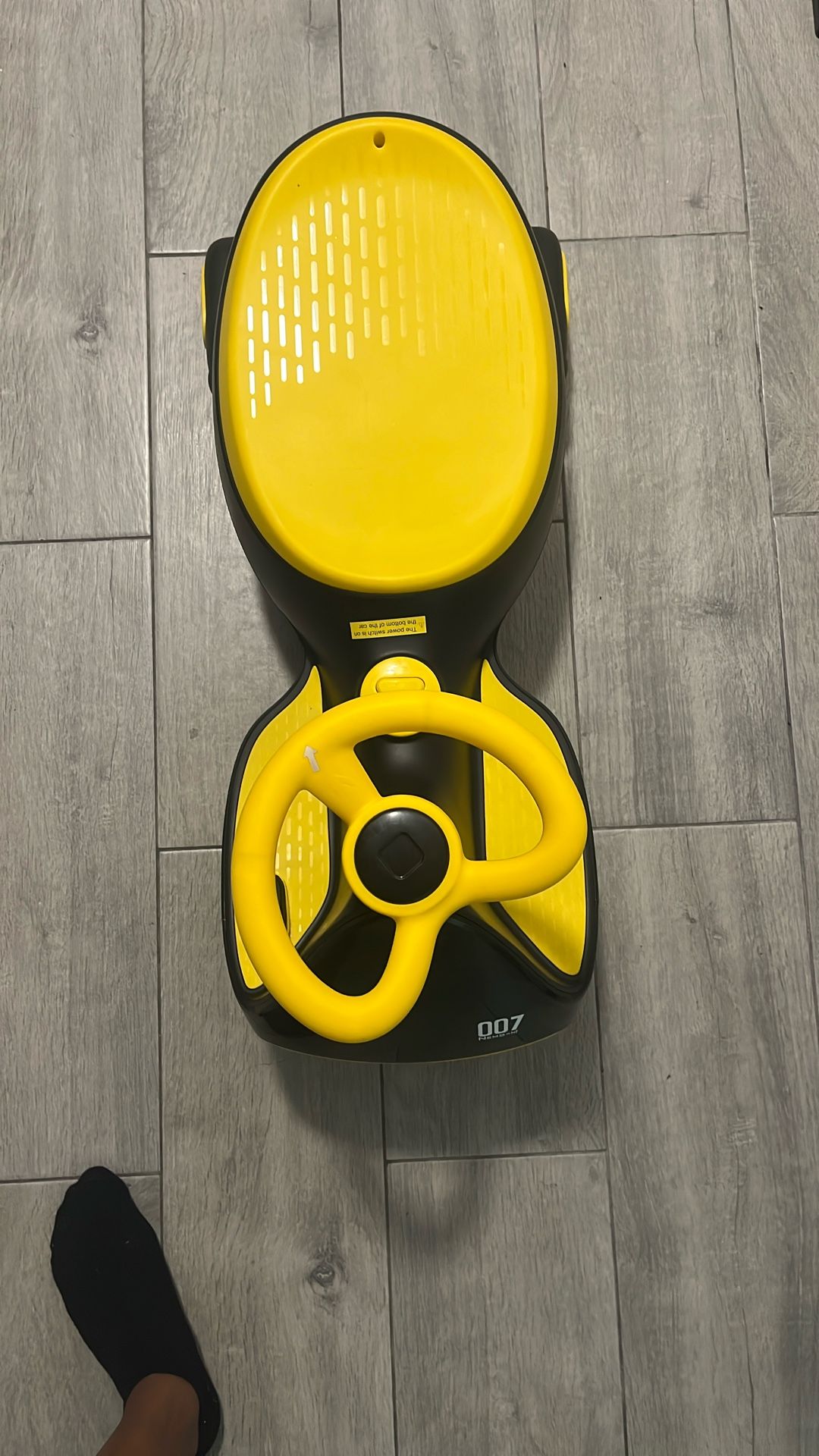 Swivel Ride On Toy