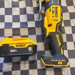 Dewalt XR MULTI TOOL WITH 5.0 battery 20v