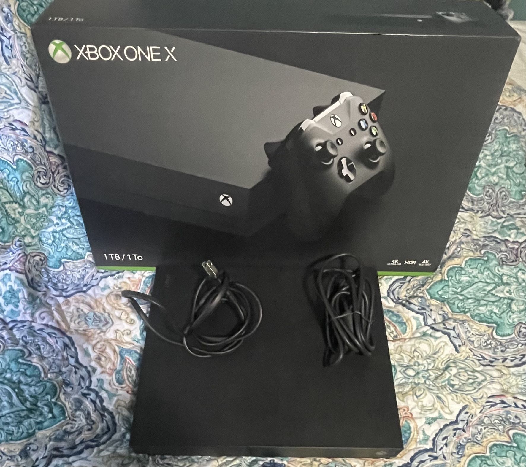 XBOX One X with ORIGINAL PACKAGING|Power Cord|HDMI|Controller