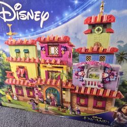 LEGO 43245 Disney The Magical Madrigal House