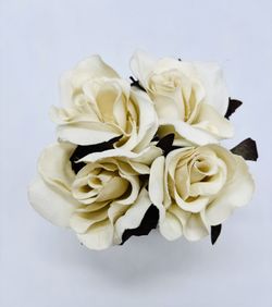 Flowers Valentine – Silk White Roses