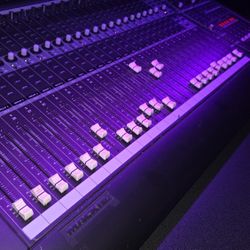 MACKIE D8B Music Mixer