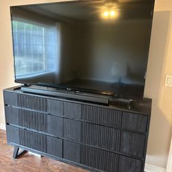 Black Dresser, 6-drawer