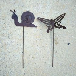 Snail/Butterfly Metal Yard Decor Stakes