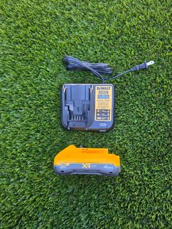 4Ah Battery XR (DCB2104) and Charger (DCB107) DEWALT 20V MAX