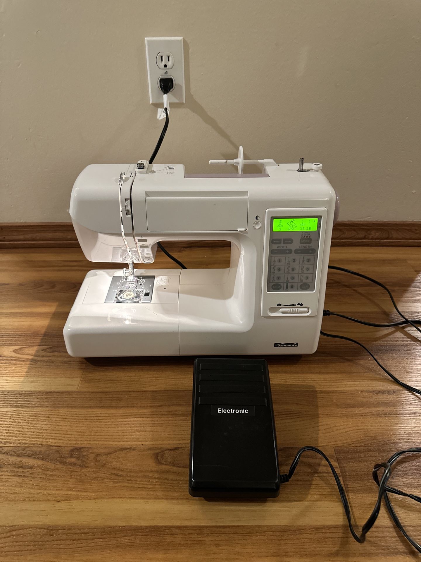 Kenmore 385 Sewing Machine