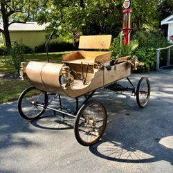 1903 Oldsmobile Horseless Carriage Replica located just South of INDIANAPOLIS INDIANA - MAKE OFFER