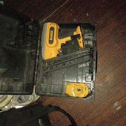 DeWalt DC618 16GA Angle Finish Nailer